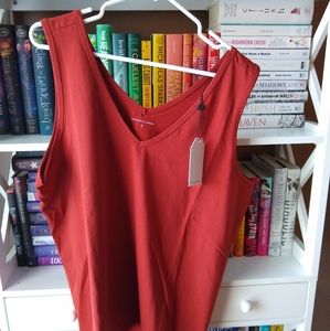 NWT Universal Standard Double V Neck Tank in Red Ochre, Size M (18-20)